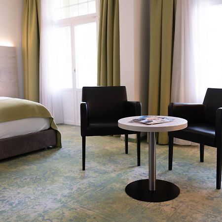 Hotel Restaurant Bellevue Au Lac Thun Kültér fotó