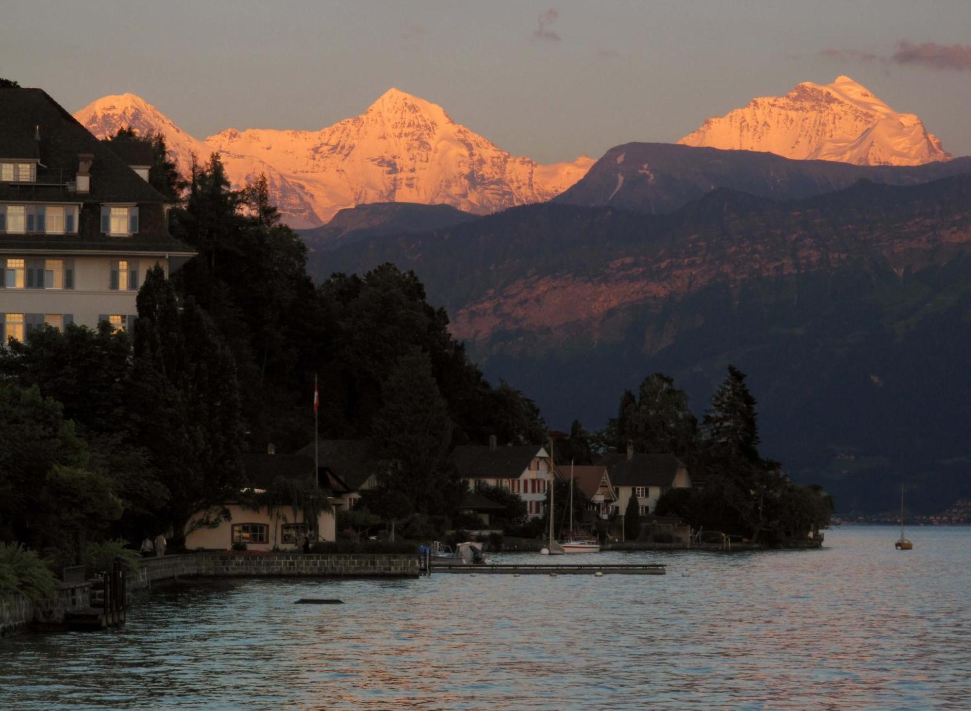 Hotel Restaurant Bellevue Au Lac Thun Kültér fotó