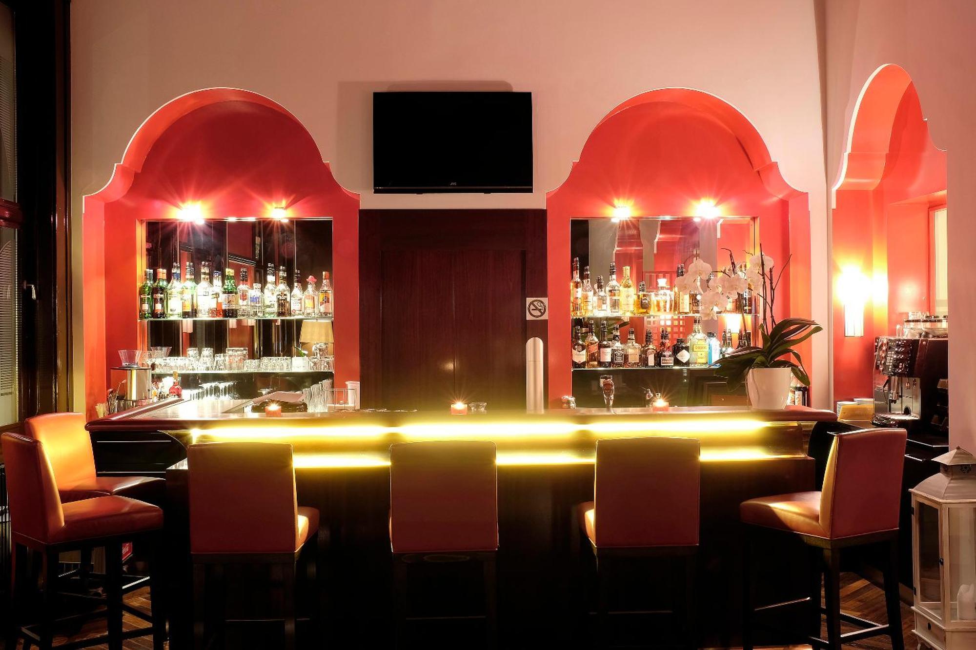 Hotel Restaurant Bellevue Au Lac Thun Kültér fotó