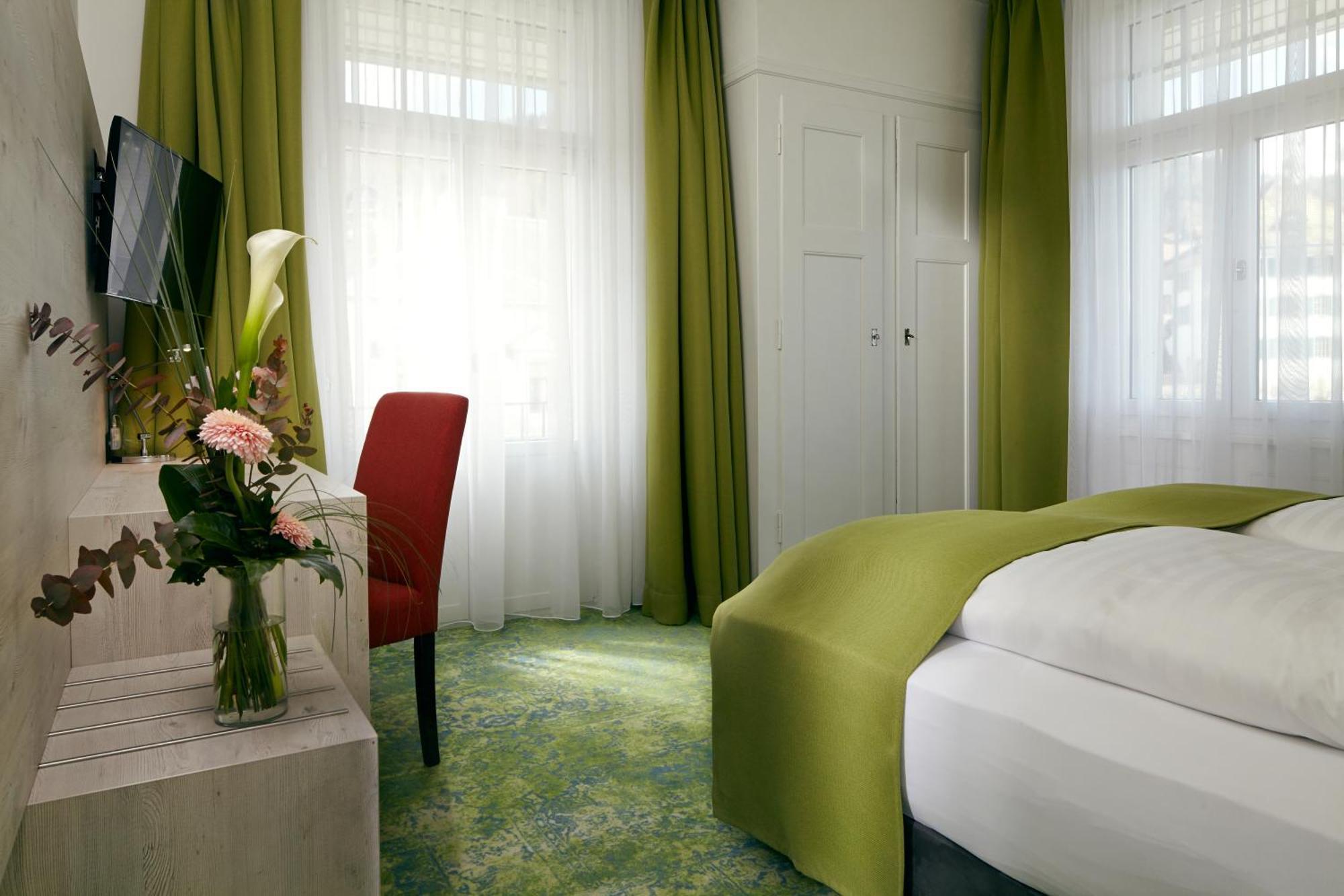 Hotel Restaurant Bellevue Au Lac Thun Kültér fotó
