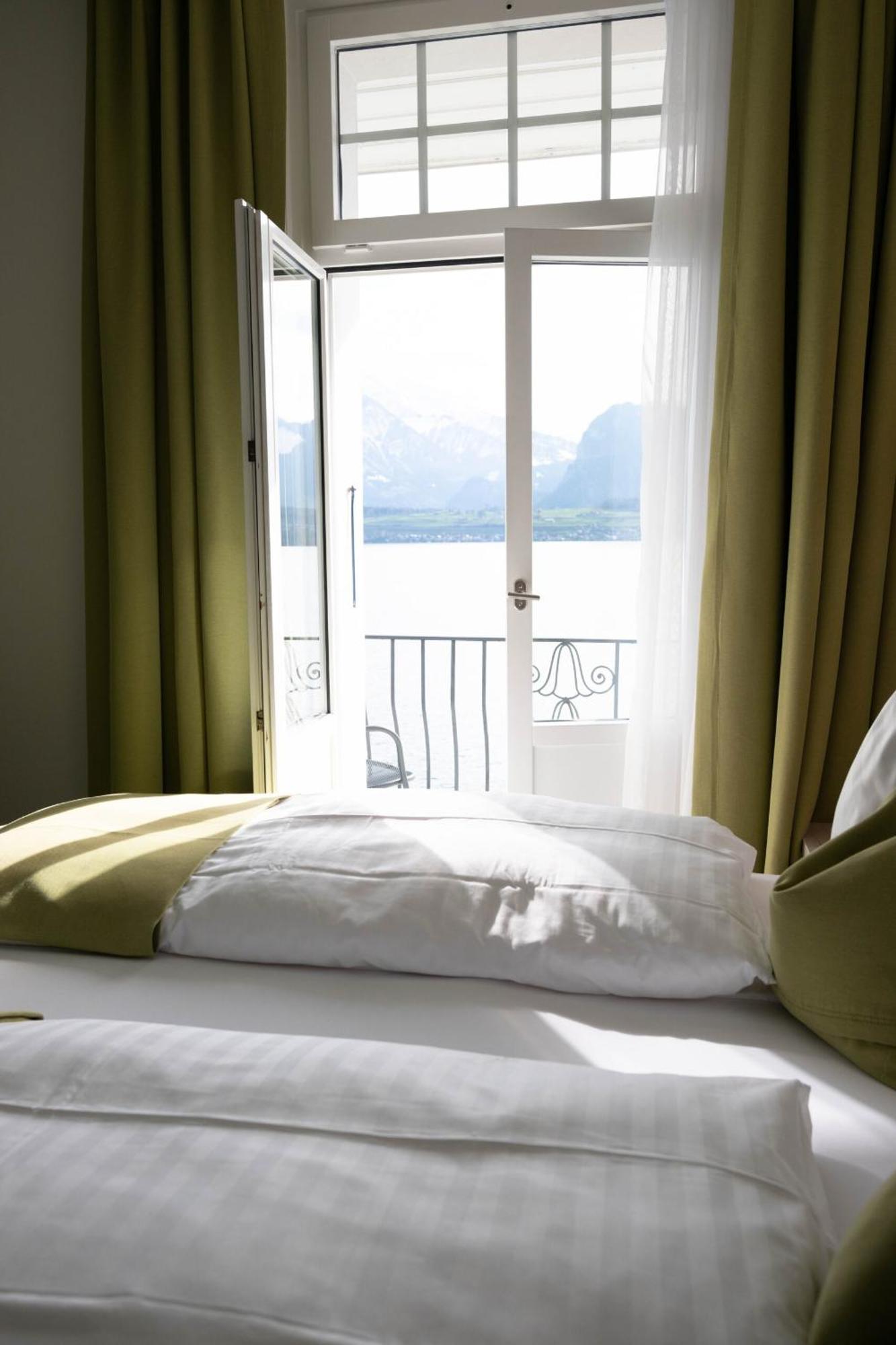 Hotel Restaurant Bellevue Au Lac Thun Kültér fotó