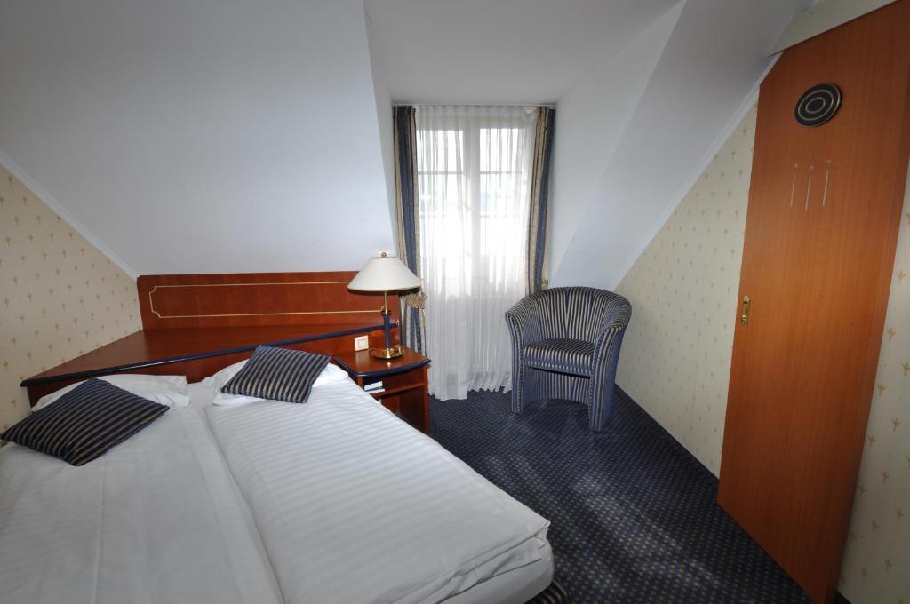 Hotel Restaurant Bellevue Au Lac Thun Szoba fotó