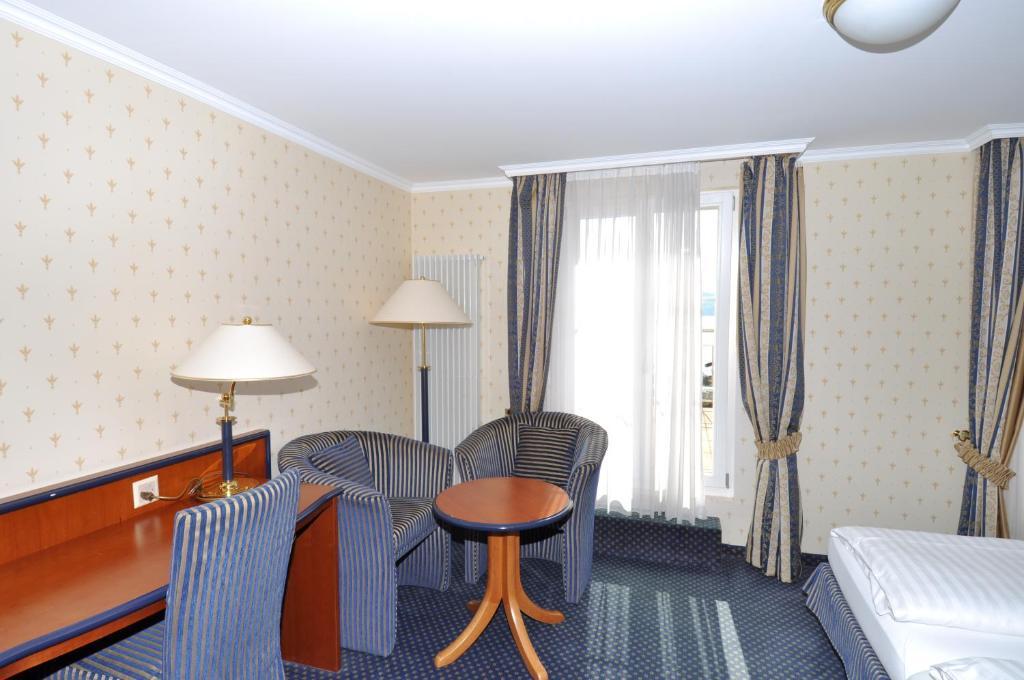 Hotel Restaurant Bellevue Au Lac Thun Szoba fotó
